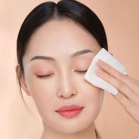 Sådan bruges makeupfjerner aftørres ordentligt: ​​En doven pigens guide til hudpleje